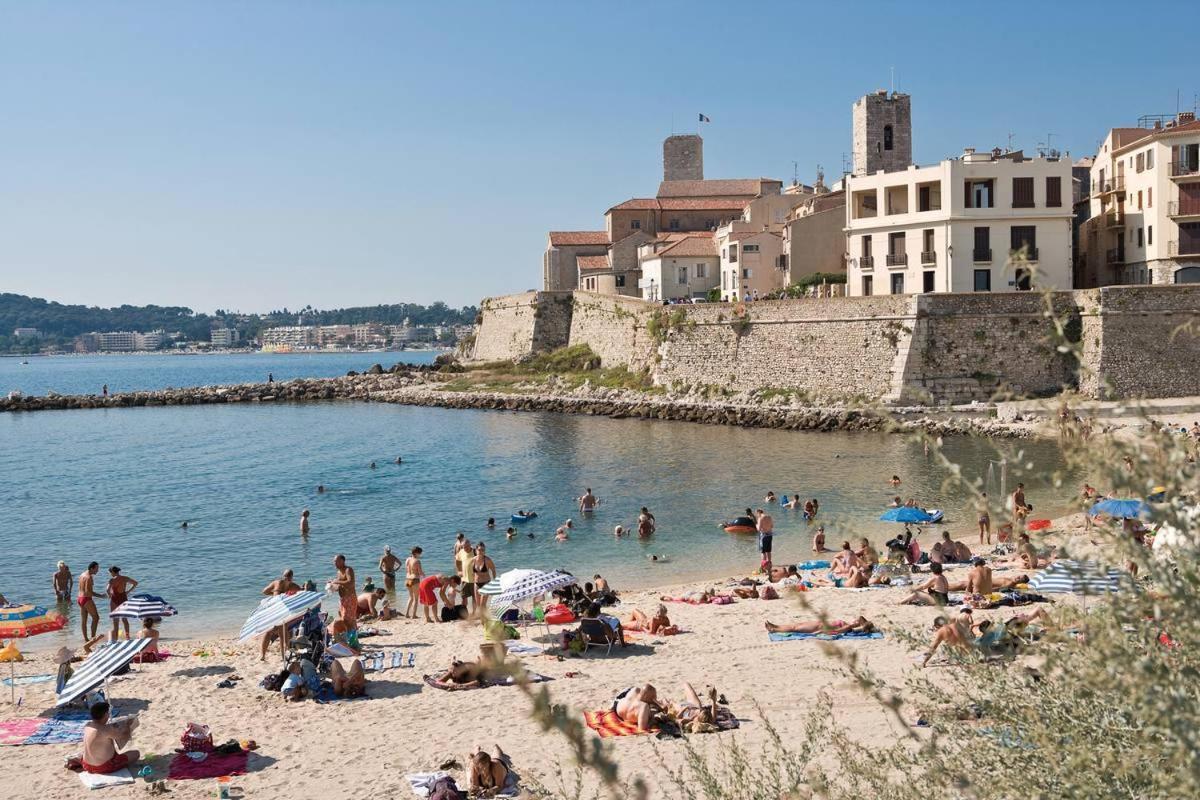 2 Bedroom With Balcony Close To The Sea Antibes
