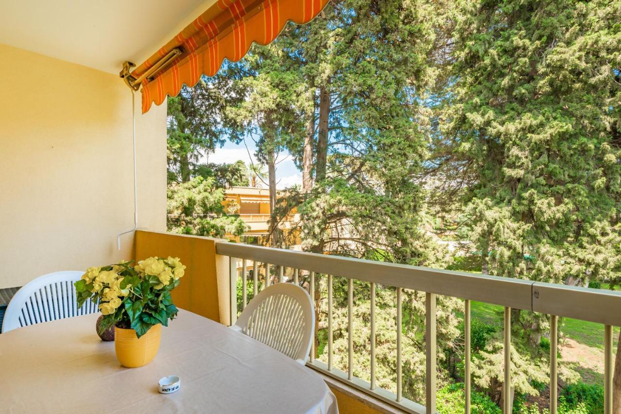 2 Bedroom With Balcony Close To The Sea Apartment Antibes