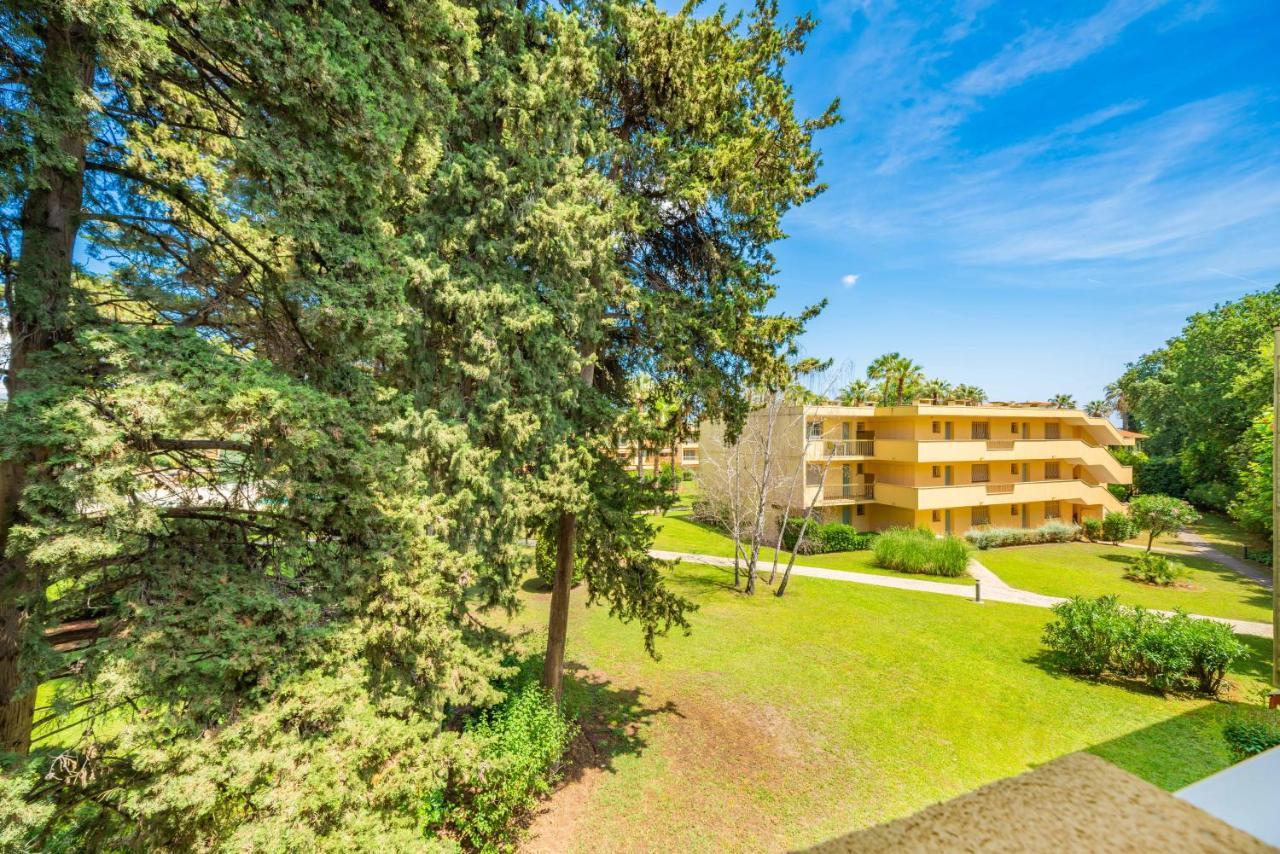 2 Bedroom With Balcony Close To The Sea Apartment *