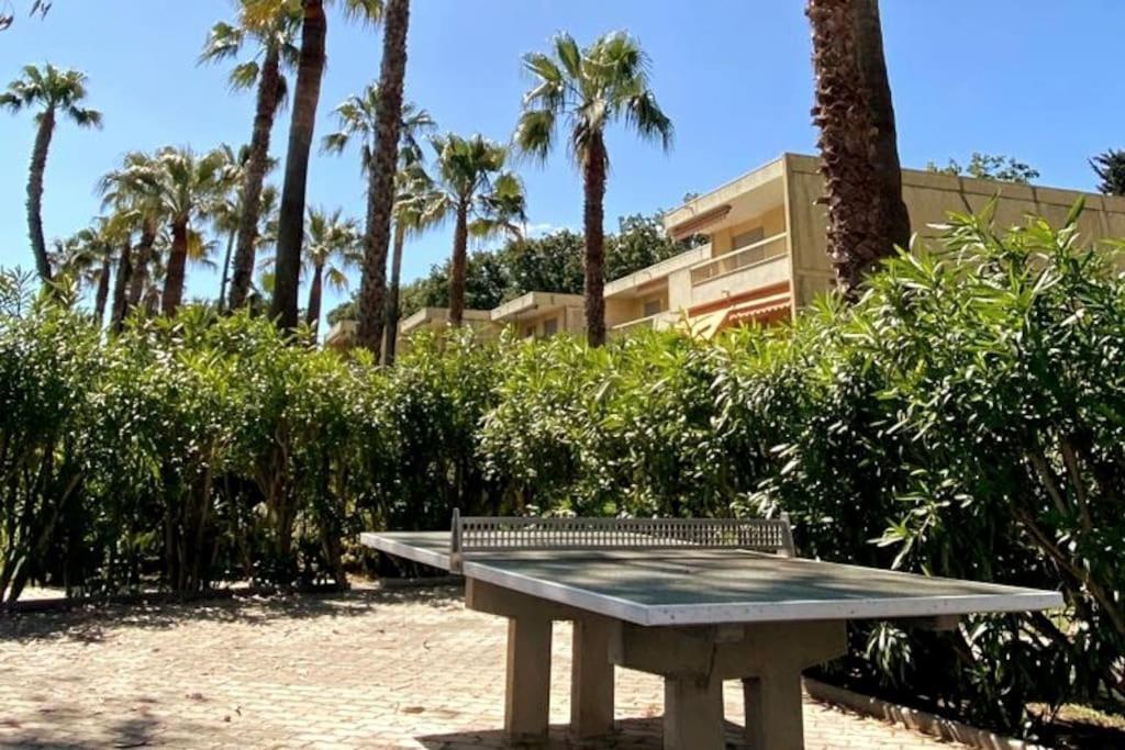 2 Bedroom With Balcony Close To The Sea Antibes