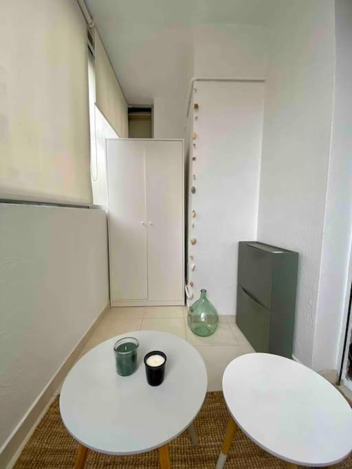 Location Studio Avec Loggia *