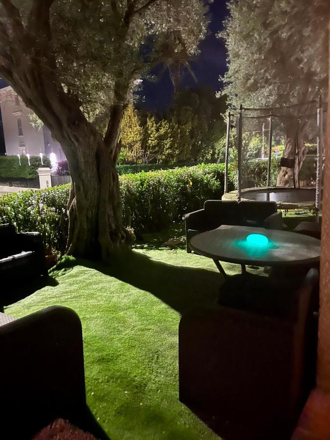 Apartment Exclusive 80 Sqm With Private Garden And Terrace On The Cap D Antibes, 300 Mt From Sandy De La Salis