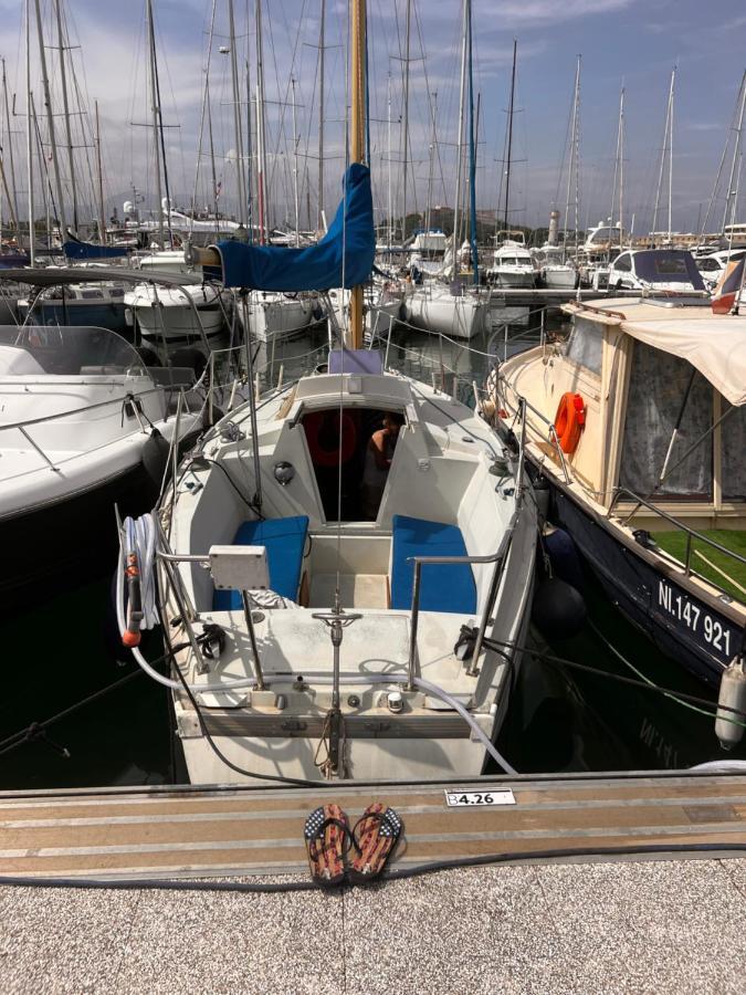 Botel Location