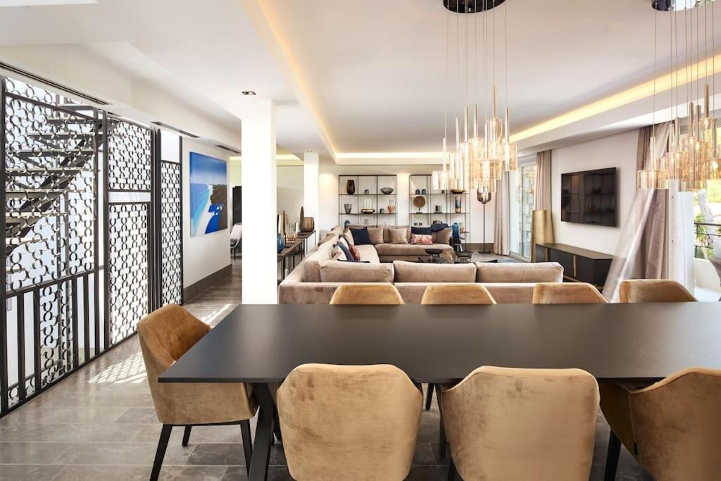 A11 - Cap Sea View 5 Bdr - Ac, Rooftop Pool & Parking *