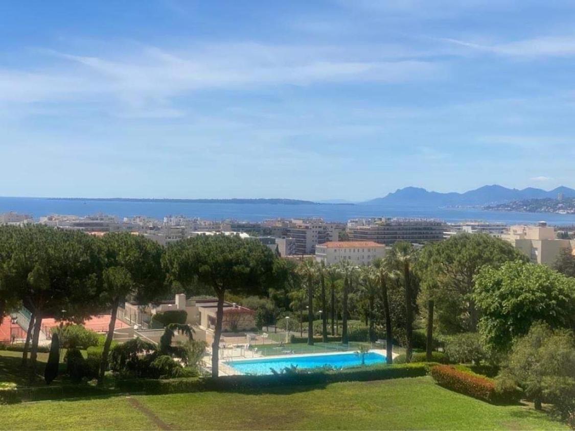 Apartment Superbe Vue Mer, Plage, Piscine, Tennis, Parking Antibes