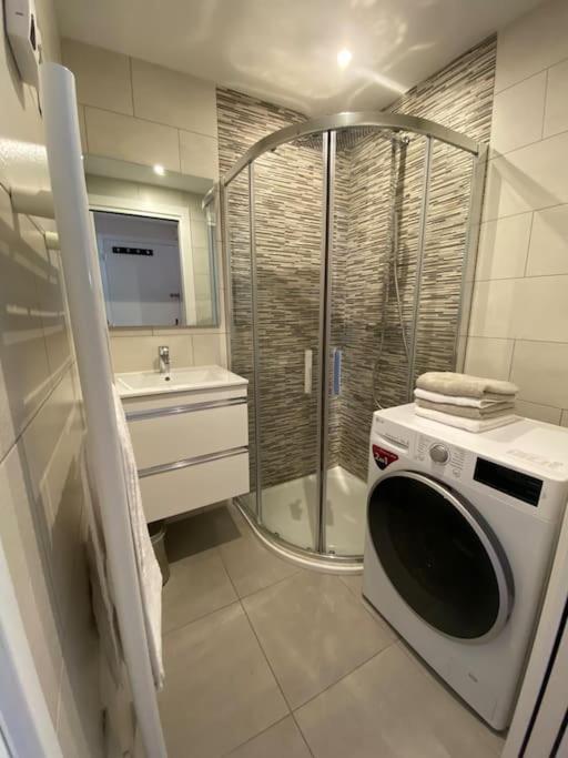 Superbe 2p - 5 Minutes De La A Pied ! Apartamento Antibes