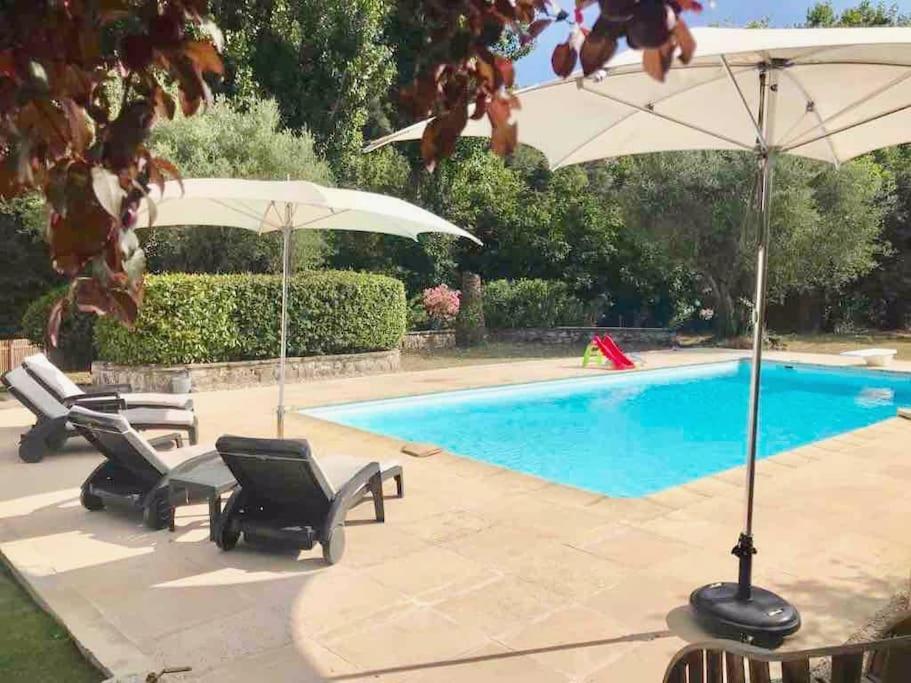 Family With Pool And Ac In Villa *