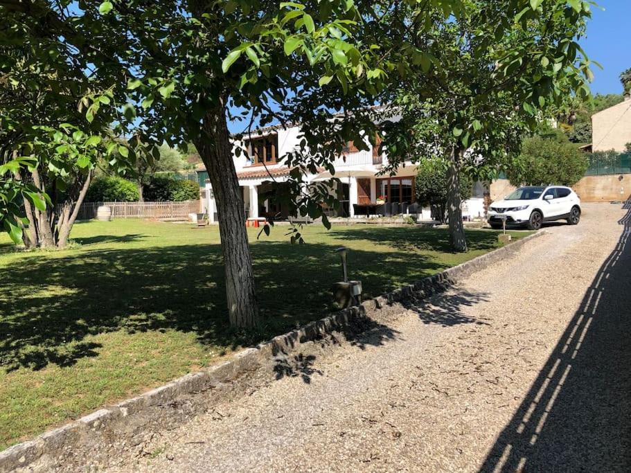 Family With Pool And Ac In *