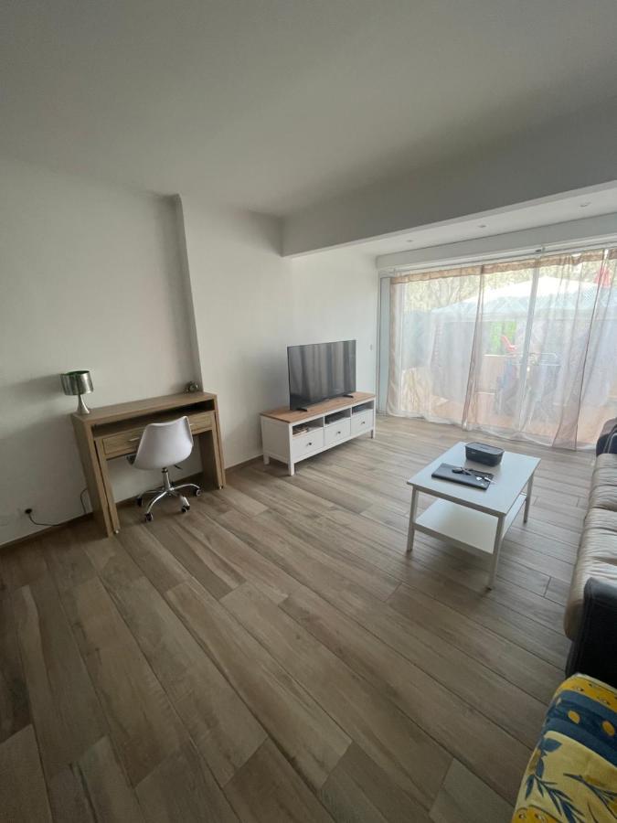 élégance Provençale: Oasis Climatisée à Deux Pas De La Apartment