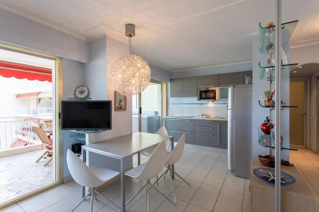 A2 - 1 Bdr Sea & Port View - Ac, Garage & Terrace Apartment Antibes