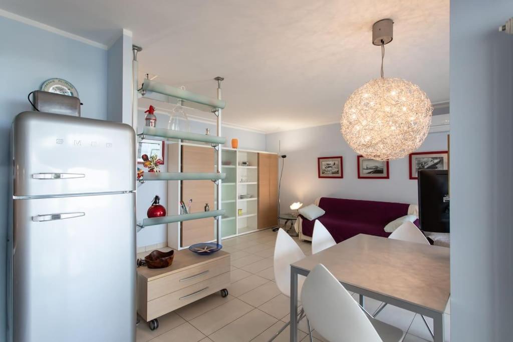 A2 - 1 Bdr Sea & Port View - Ac, Garage & Terrace
