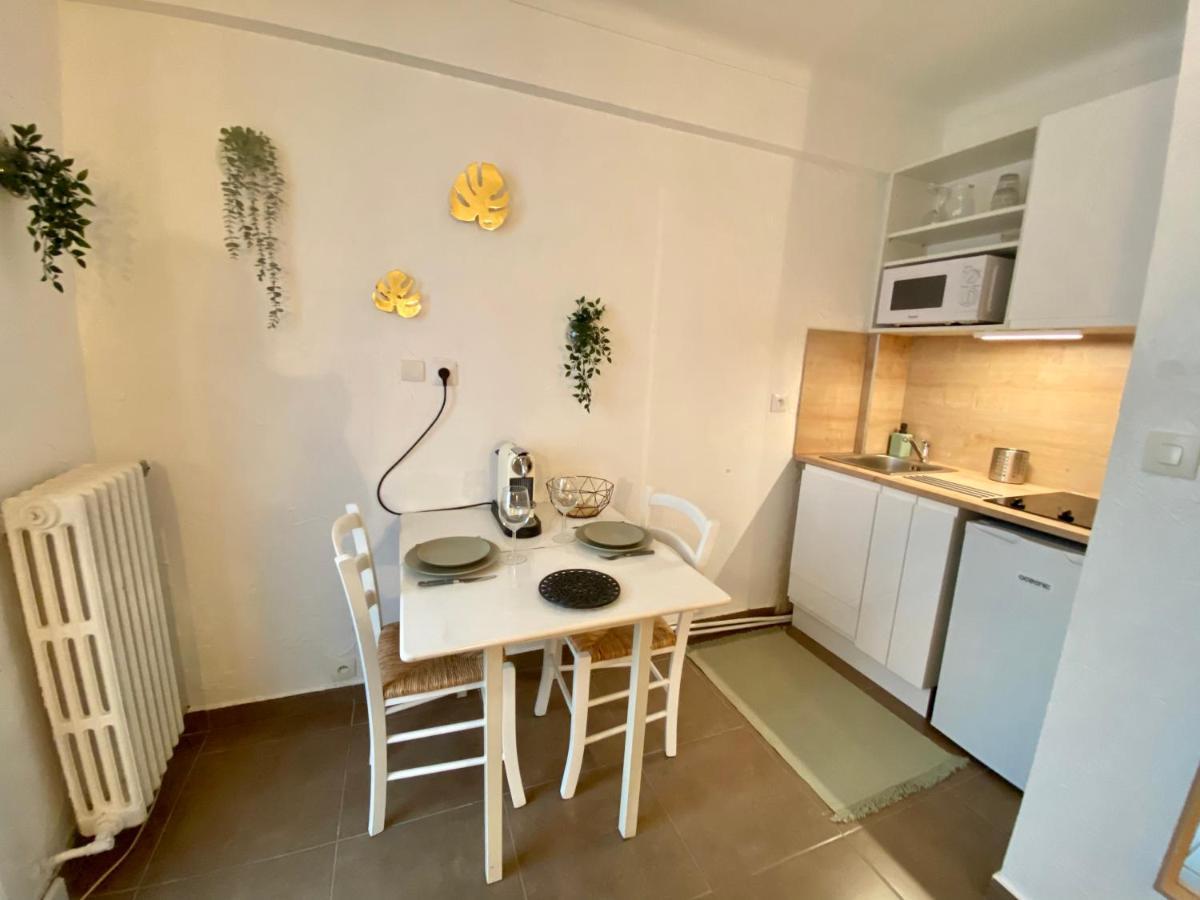 Location Studio Avec Loggia * Antibes
