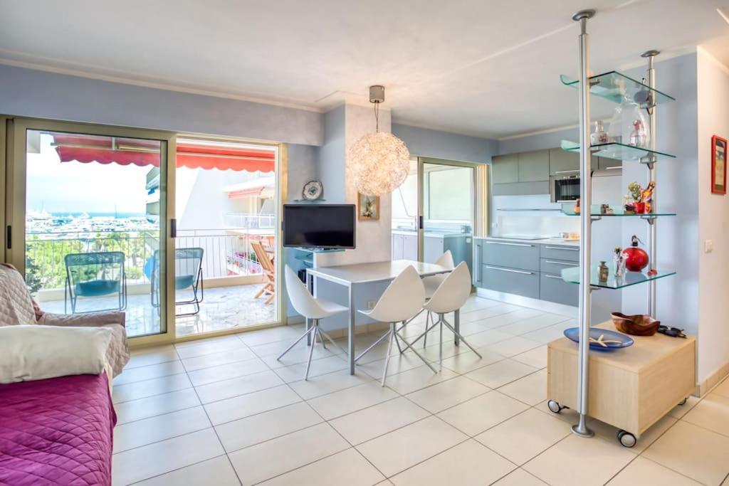 A2 - 1 Bdr Sea & Port View - Ac, Garage & Terrace Apartment