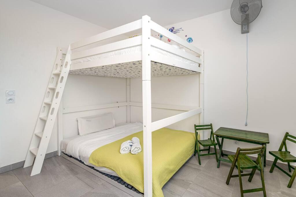 Juan Les Pins Two Bed Access Apartment