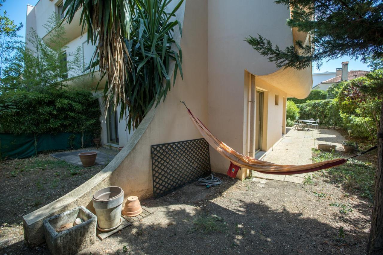 Spacieux De 70 M2, 2 Chambres, Au Calme Proche Du Vieil *