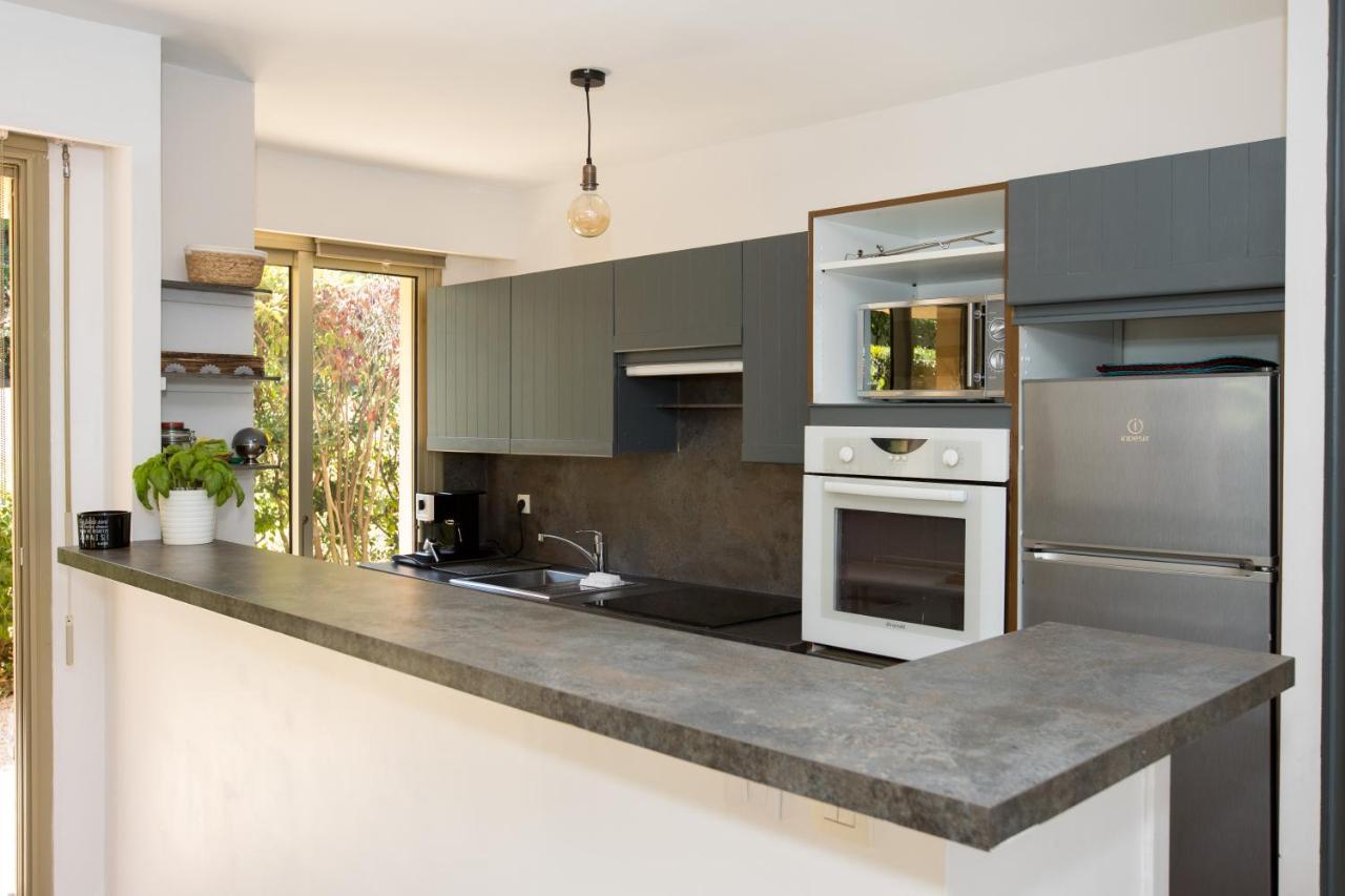 Spacieux De 70 M2, 2 Chambres, Au Calme Proche Du Vieil *