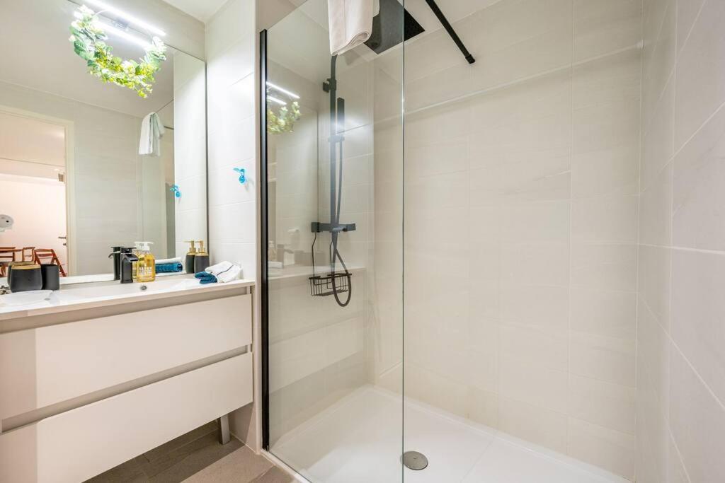 Juan Les Pins Two Bed Access Antibes