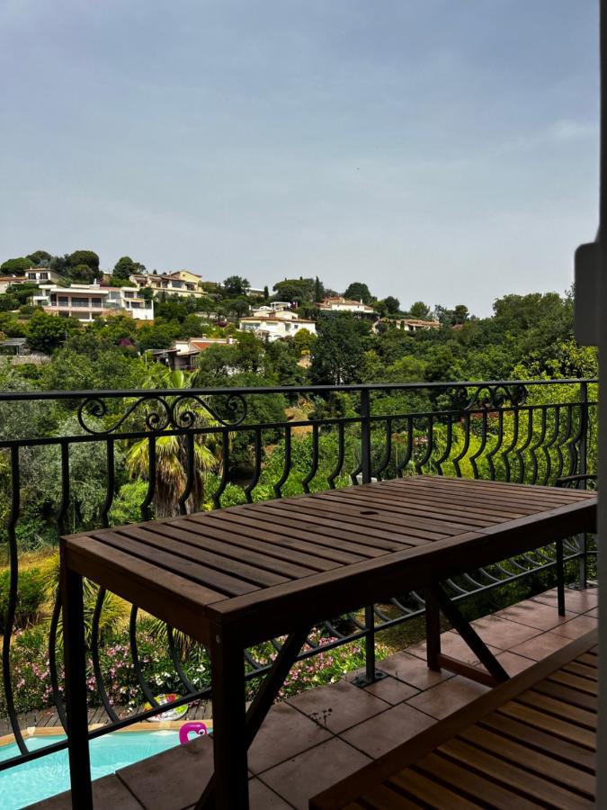 Le Mas Constance Apartment *