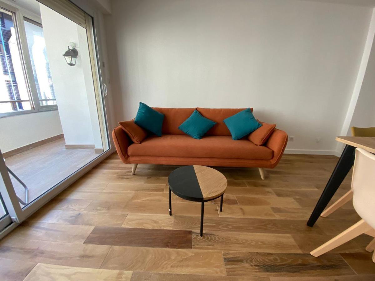 Apartamento Renovated 4 Apartment-parking Next Door And At 700m