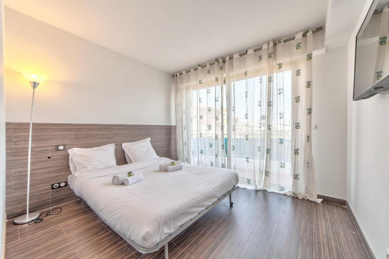La Pinede Equiped With Air Conditioning And A Pool! *