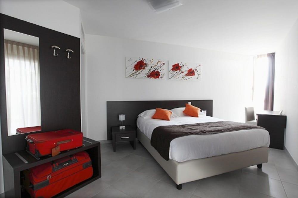 Hotel Royal - Luxury Hotel, Residence, &