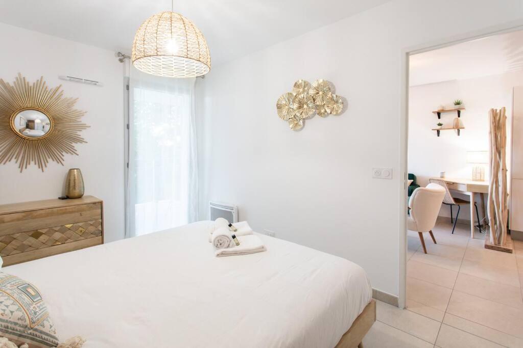 A12 - 1 Bdr Centre Train Station 5 Min Sea - Ac, Parking & Terrace * Antibes