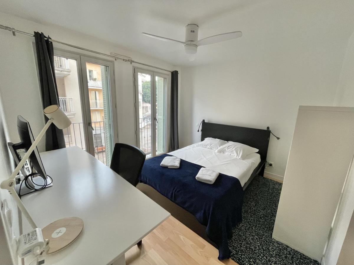 Vieil 82 M2 With Secured Private Parking 3 * Antibes