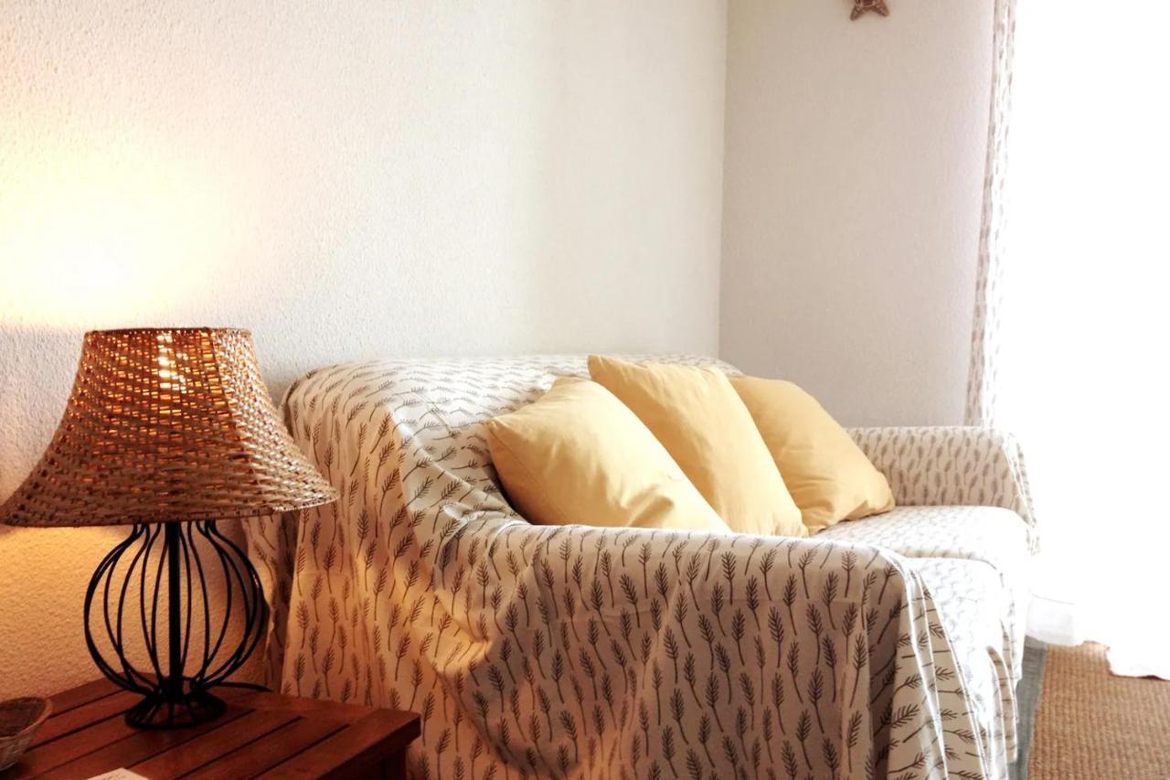 Cozy - 350 From The Sea - And Bright With Balcony -