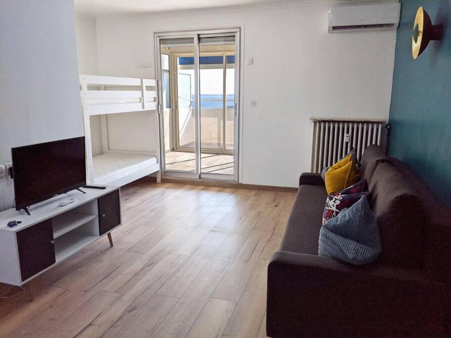 Beautiful Rooftop With Terrace And Sea View. Apartment Antibes
