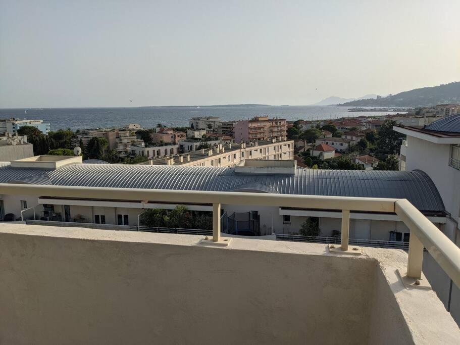 Beautiful Rooftop With Terrace And Sea View. * Antibes