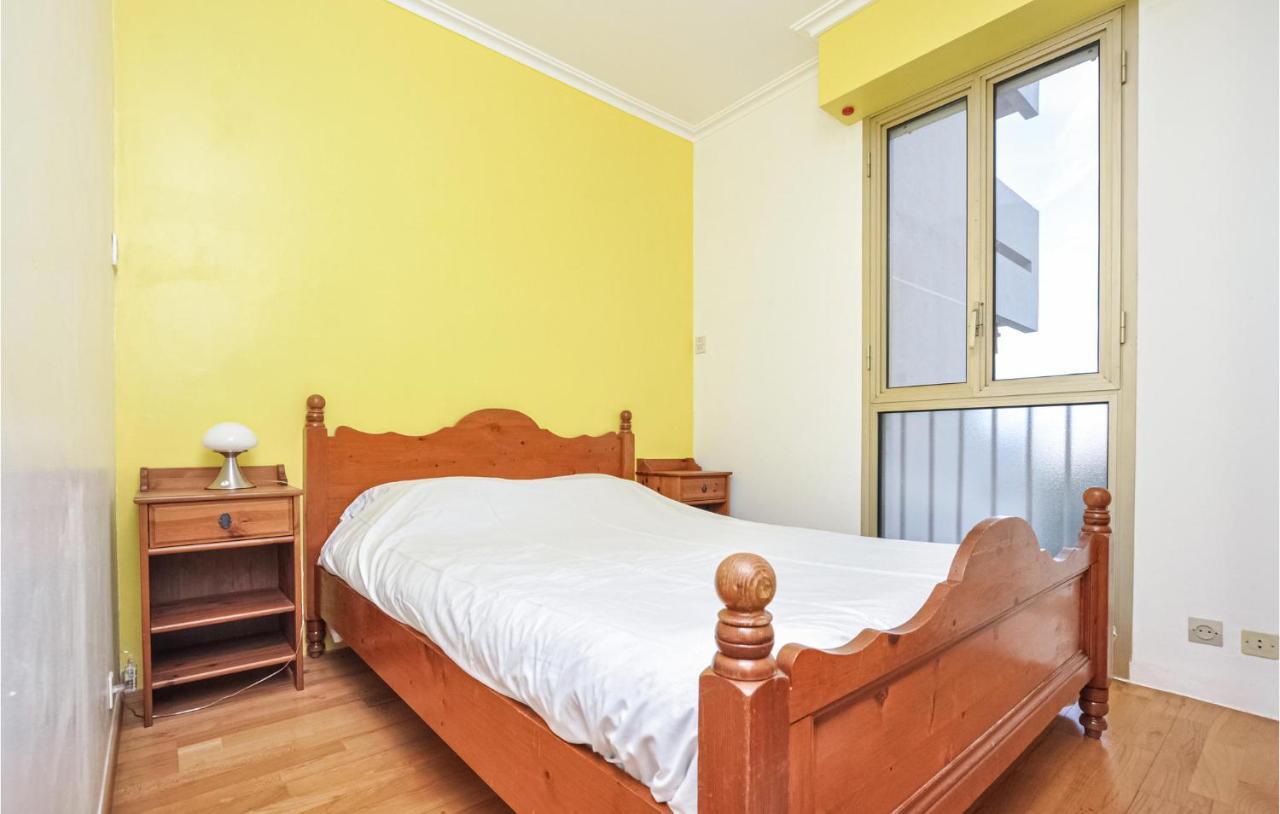 Apartment 1 Bedroom Gorgeous In *