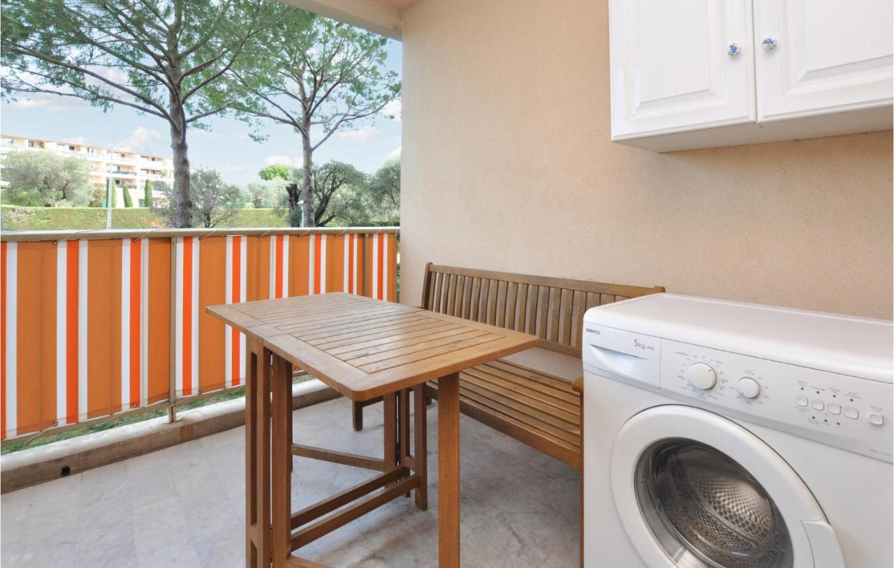 1 Bedroom Gorgeous In Apartment