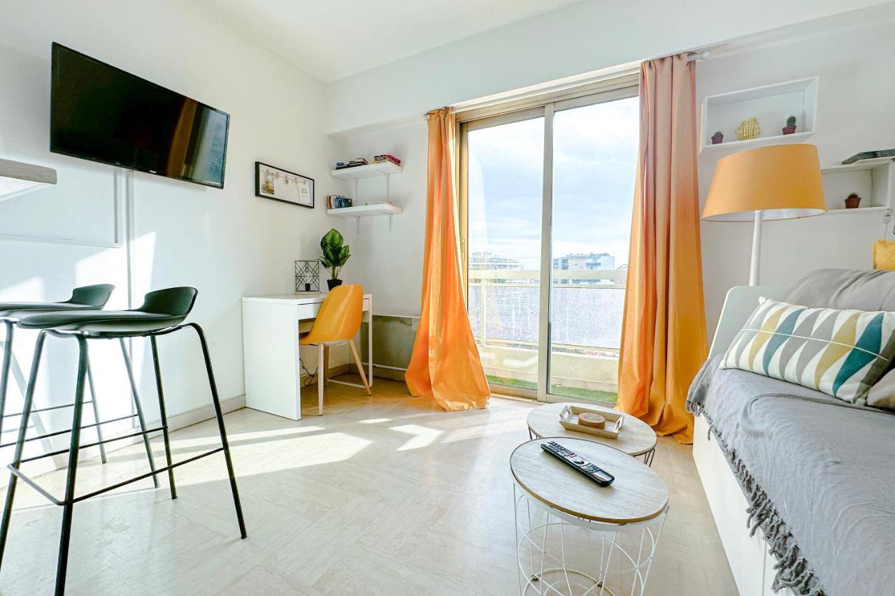 Guignon - Sunny Comfort Close To The Port & Station *