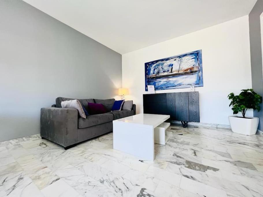 Le Pinede - 4 Prs- Parking - Clim - 500m Plages * Antibes