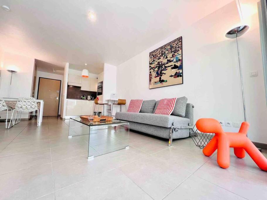 Apartment Le White Pearl : 4 Prs, Parking, Clim Antibes