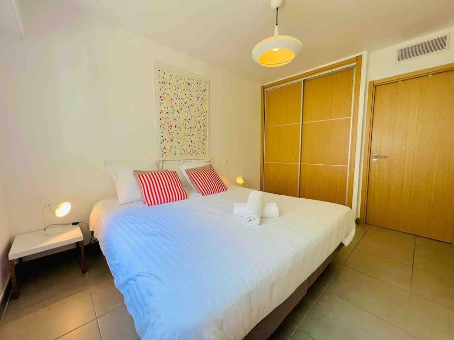 Le White Pearl : 4 Prs, Parking, Clim Antibes