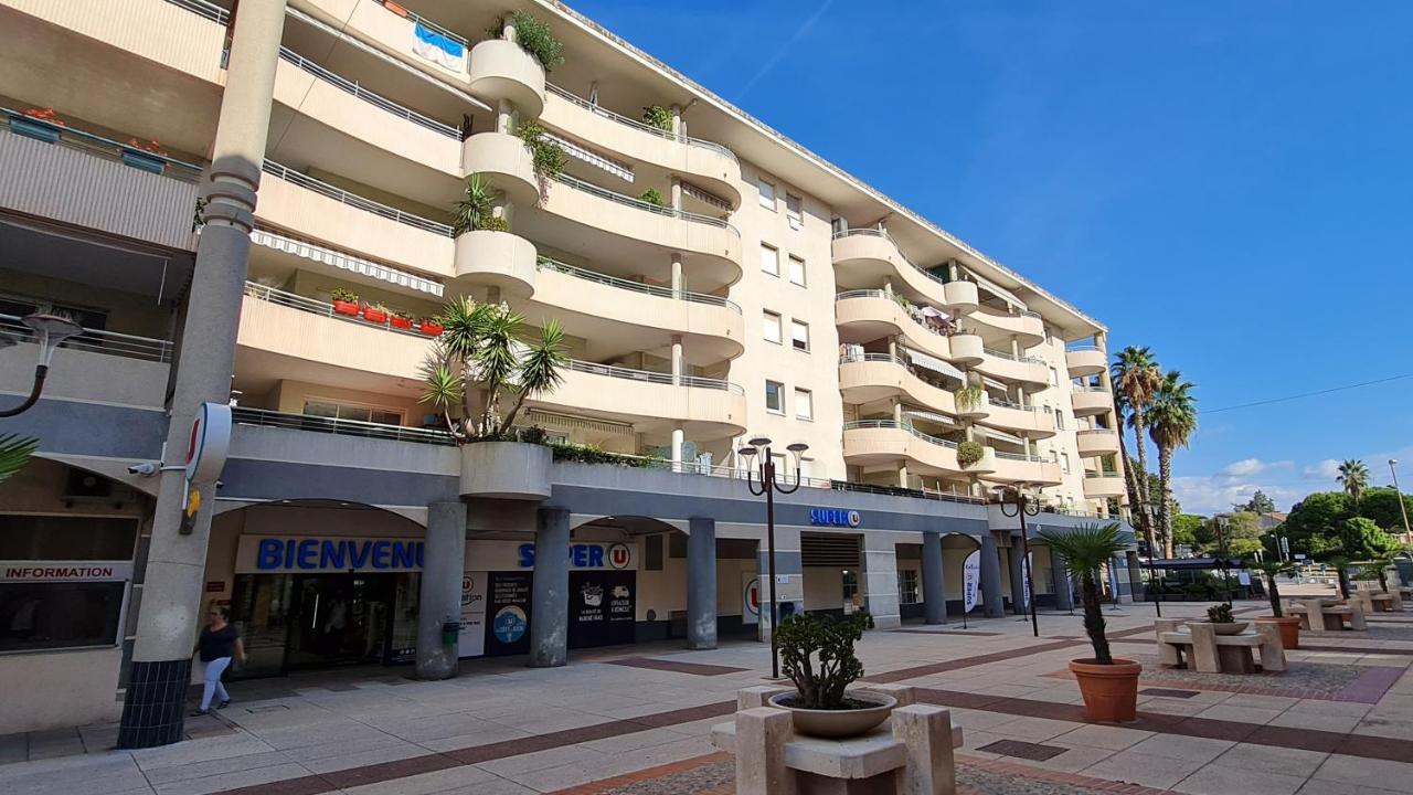 Seaside501 - Completely Renovated, At 5 Minutes Walk From Apartment