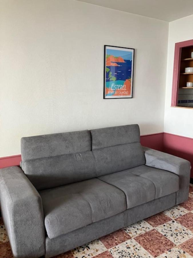 29 M With Terrace And View On The Antibes