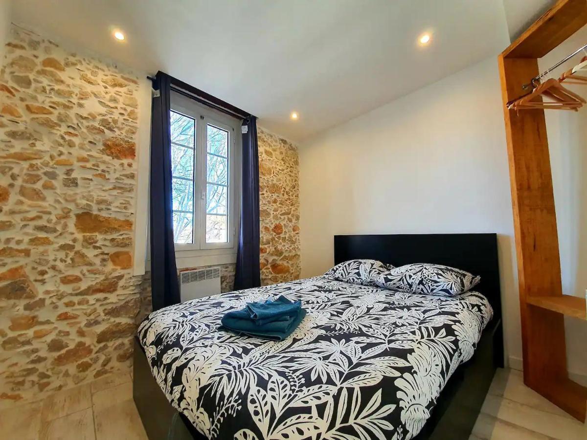 Freshly Tastefully Renovated In Heart Of Old Antibes