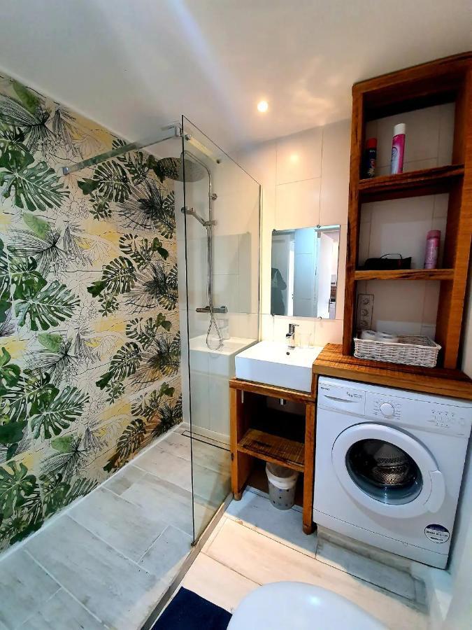 Freshly Tastefully Renovated In Heart Of Old Appartement