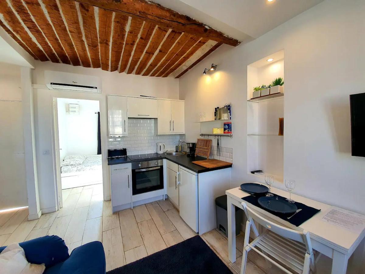 Freshly Tastefully Renovated In Heart Of Old Appartement Antibes