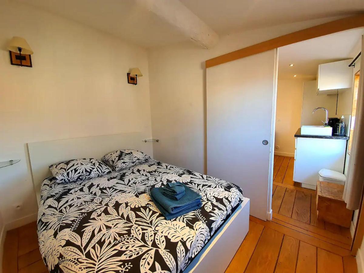 Freshly Tastefully Renovated In Heart Of Old