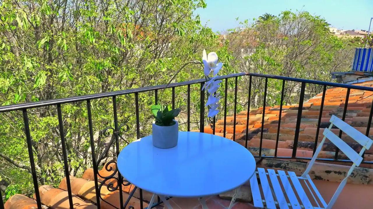 Freshly Tastefully Renovated In Heart Of Old *