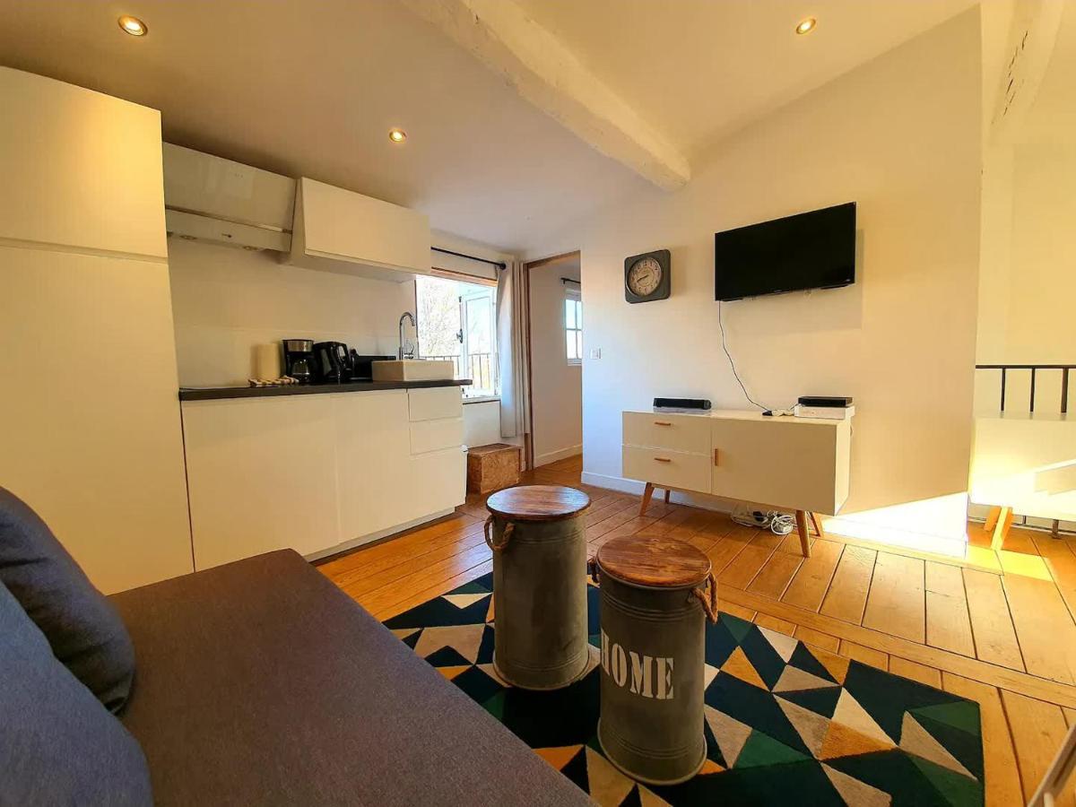 Freshly Tastefully Renovated In Heart Of Old Antibes
