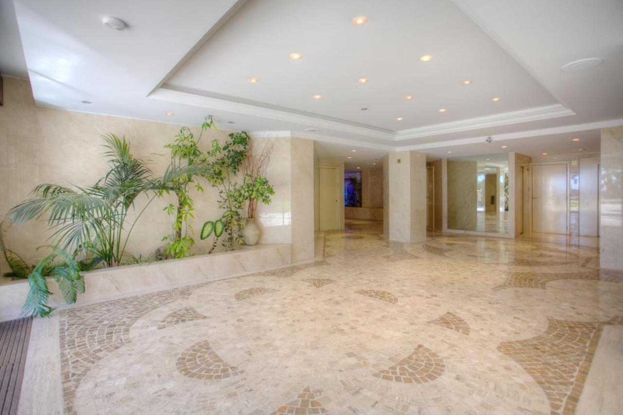 06ay - With Seafront Terrace Apartment Antibes