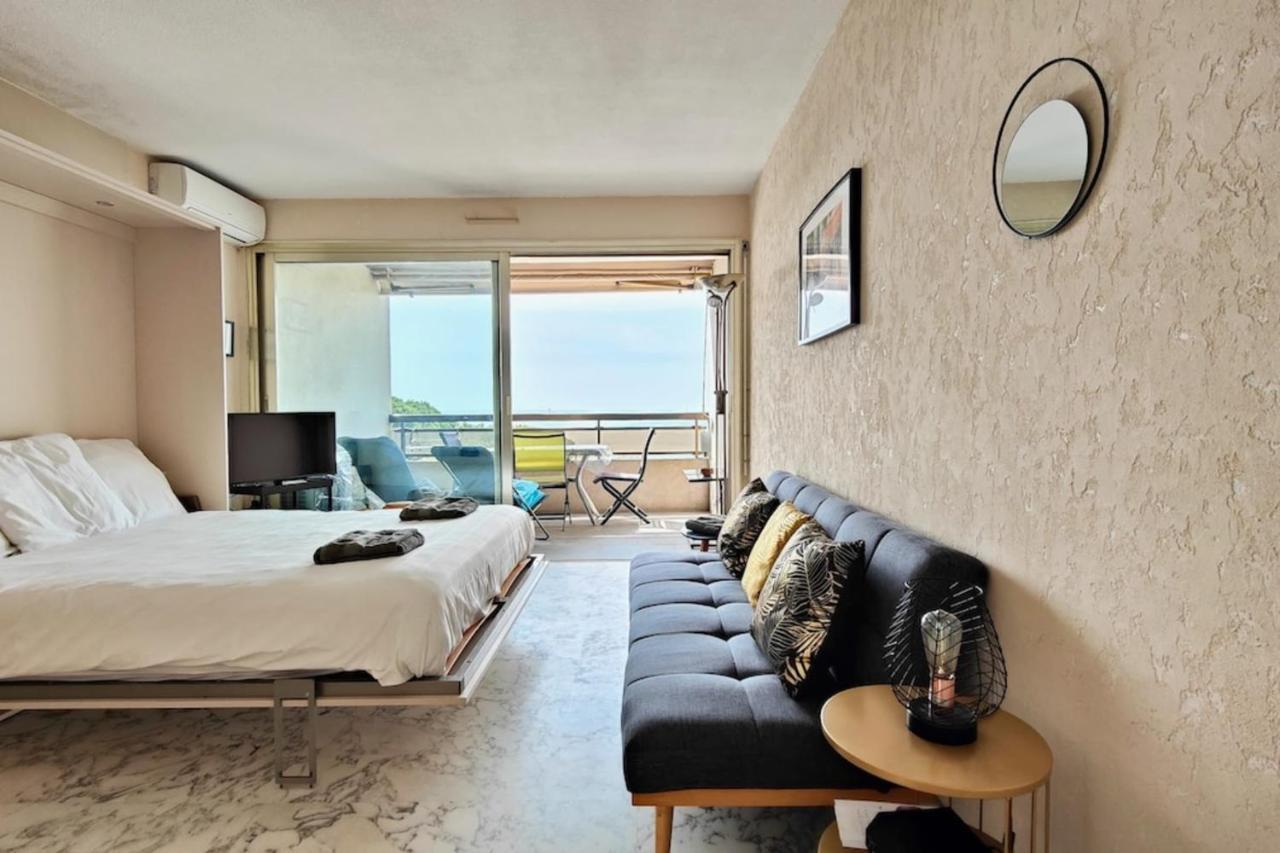 Apartment 06ay - With Seafront Terrace