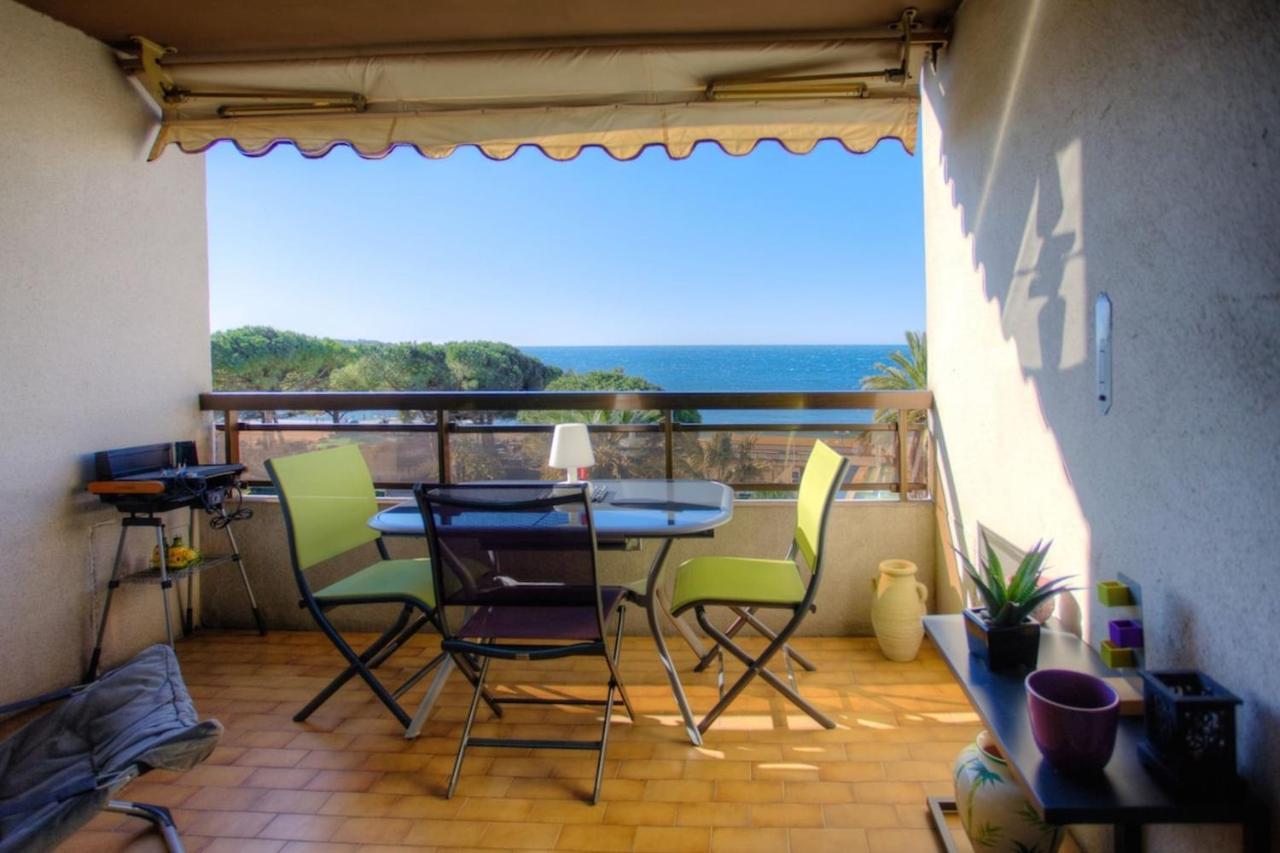 06ay - With Seafront Terrace Apartment *