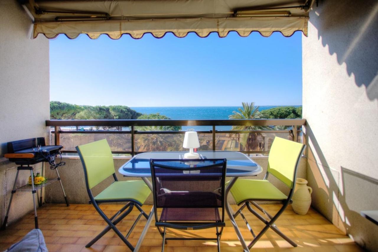 06ay - With Seafront Terrace