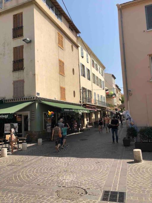 Apartment Old Antibes, One Bed App, In Front Of The Port!