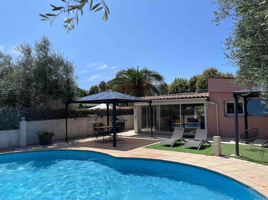 Climatisee Piscine 3 A 800m Ferienhaus *